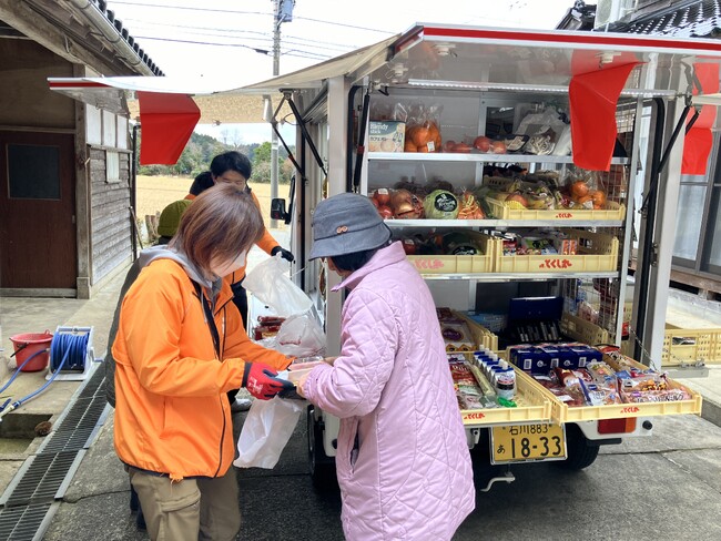「買い物支援」＋「地域の見守り活動」を行う移動スーパーとくし丸　能登の地元販売パートナーが営業を再開、移動販売支援を継続中