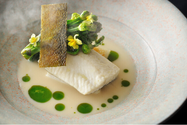 【星野リゾート　リゾナーレ那須】メインダイニング「OTTO SETTE NASU」にて春限定のディナーコースを提供｜2024年3月15日～6月20日