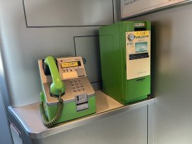 公衆電話とテレカ自販機-イメージ 公衆電話とテレカ自販機-イメージ