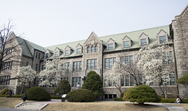 神田外語学院が梨花女子大学校(韓国)と提携 3年次への編入学が可能となる