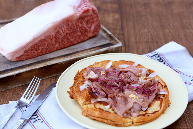 松阪牛のサーロイン、ロブスターにキャビア　Pie Holicの贅沢パイがパイの日にちなみ3,140円で登場