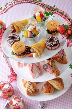 【リーガロイヤルホテル東京】遊び心あふれる可愛いスイーツで愉しむティータイム！「苺のピクニックアフタヌーンティー」