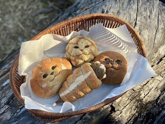 【阪神梅田本店】2月22日は「猫の日」。思わず手にとって食べたくなる木彫りの「ネコノパン」が登場！