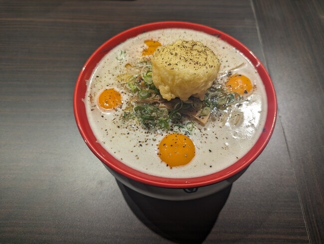 【雪見だいふくＰＲＥＭＩＵＭ　発売記念】「雪見だいふく」×「麺屋武蔵」が夢のコラボ！揚げた雪見だいふくをトッピング！『揚見（あげみ）だいふく　ら～麺』発売