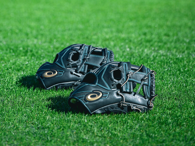 耐摩耗性に優れた軽量の硬式用野球グラブ「AQUATECT」を発売