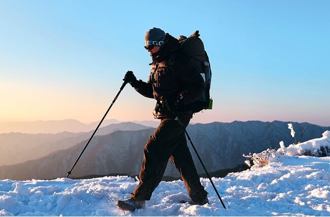 2月23日 大幅に軽量化バージョンアップ「ZERO CARBON 115 FOLDING TREKKING POLE v2」～ULカーボン3つ折りトレッキングポール（105～115cm）