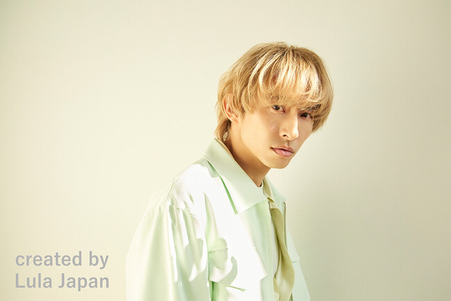 【ローラ メルシエ×ルラ ジャパンweb タイアップ】三宅健が纏う、ふたつの⽢やかな香り