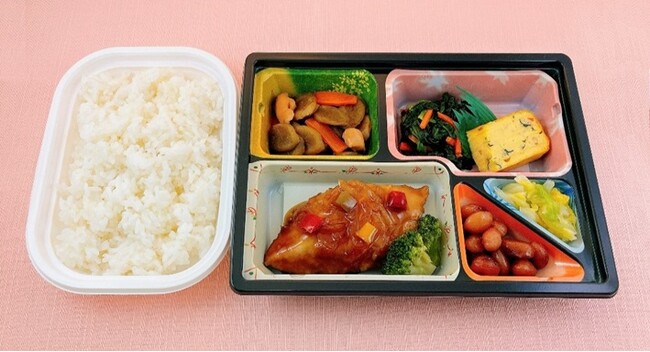 2月の“ご馳走の日”は「静岡県焼津産メカジキの黒酢あん弁当」をお届け