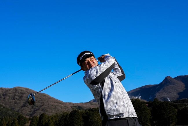 プロゴルファー矢野東選手、ツアープロコーチ三觜喜一プロ　日本初上陸の滑り止め『CHALKLESS』（チョークレス）の公式アンバサダーに就任！