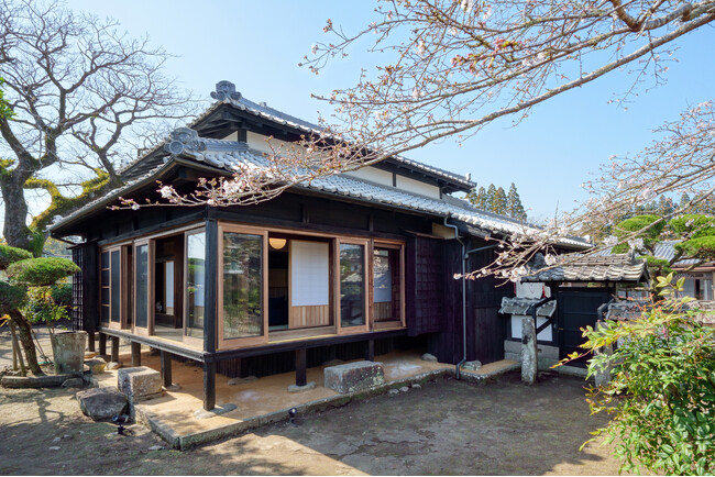 宮崎県日南市・文化財を活用した宿泊施設「茜さす飫肥」を事業承継