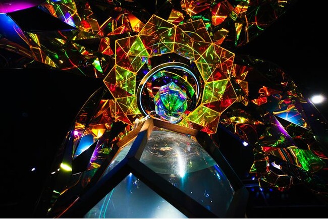 横浜みなとみらいのアクアリウム宇宙旅行「UNDER WATER SPACE」が閉館。コロナ禍を乗り越え、2度の期間延長を果たし、約3年で累計来場者は25万人を突破。