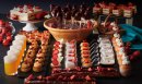 一口サイズで楽しめる濃厚クランチチョコレートケーキやいちごを使った様々なスイーツをご用意 一口サイズで楽しめる濃厚クランチチョコレートケーキやいちごを使った様々なスイーツをご用意