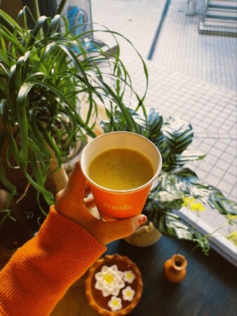【チャイ好き必見！】代官山のアーユルヴェーダショップ&ドリンクスタンド mok から、お月様のようなチャイ「ムーンチャイ」が新登場。