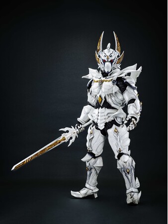 TOKYO MX・BS日テレにて放送中『牙狼＜GARO＞ハガネを継ぐ者』萩原聖人演じる白羽ゴドウが召還する魔戒騎士の鎧「光斬騎士ザンゴ」の姿がついに解禁！