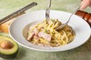 エッグレスアボカドクリームカルボナーラ