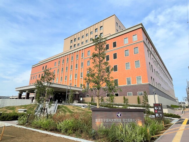 東京女子医科大学附属足立医療センター 脳神経外科に予約制の「あたまの形外来」開設、ジャパン・メディカル・カンパニー社製のヘルメットを用いた「赤ちゃんの頭のかたち」矯正治療が受けられるようになります