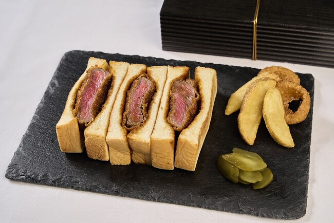 お持ち帰りグルメに登場！旨味たっぷり「極上ビフカツサンド」の予約受付を2024年3月1日(金)より開始。
