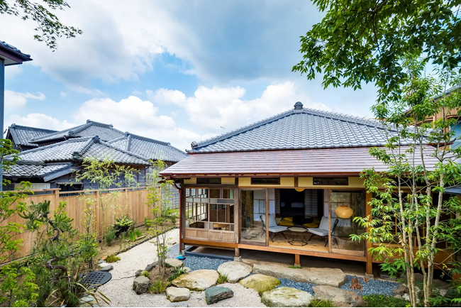 【佐原商家町ホテル NIPPONIA】新棟が3月11日(月)にオープンし、8棟14室の分散型ホテルへ拡大。愛犬客室の合室リニューアルにより、当ホテル最大敷地面積のプライベートドッグランも登場。