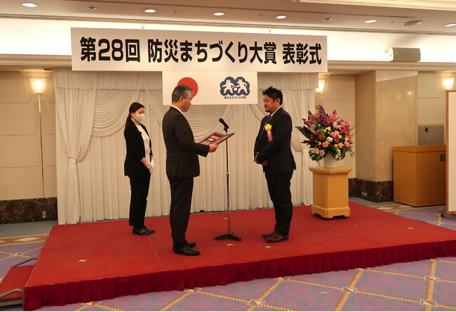 移動スーパー「とくし丸」が総務省消防庁主催【第28回防災まちづくり大賞 総務大臣賞】を受賞