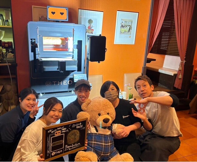 神戸旧居留地のレトロな喫茶店「Cafe Rest 8番館」がバウムクーヘンAI職人「THEO」を導入