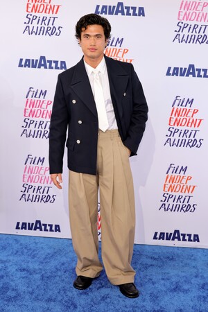 【ルイ・ヴィトン】第39回インディペンデント・スピリット賞の授賞式にセレブリティがルイ・ヴィトンを着用