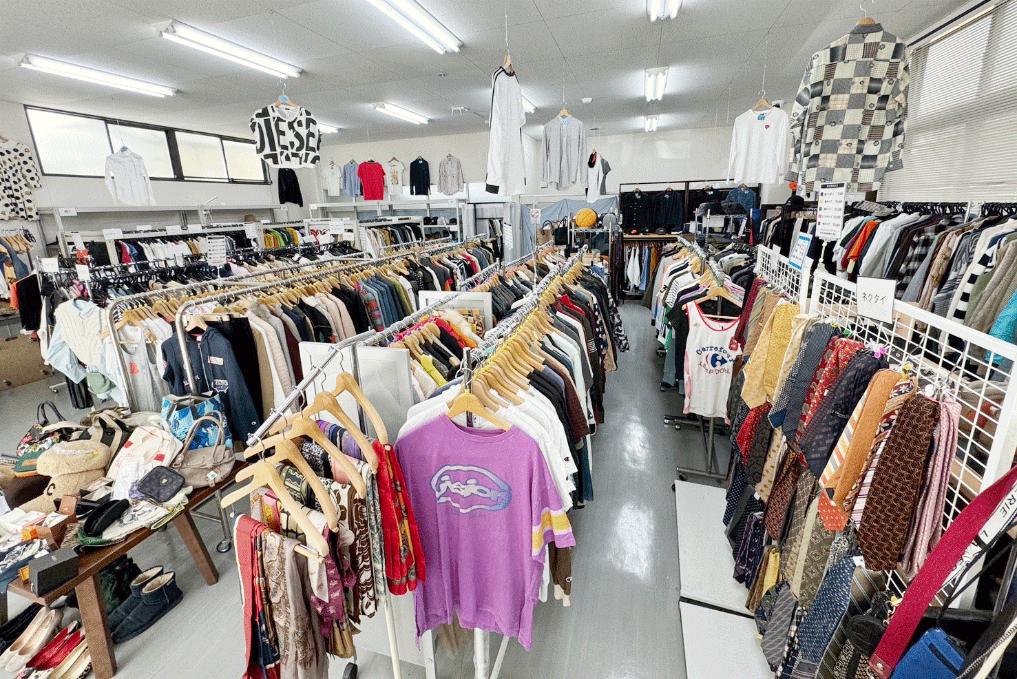 古着卸売倉庫ショップ「ベクトル古着卸センター」を3/1（金）にグランドオープン！特別企画として10点以上の購入で50％オフになる記念キャンペーンを実施