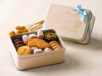 まるでお花畑のようなクッキー缶が、はちみつ・メープル専門店「パティスリーQBG」から3月初旬新発売！自然の恵みが詰まった6種のアソート