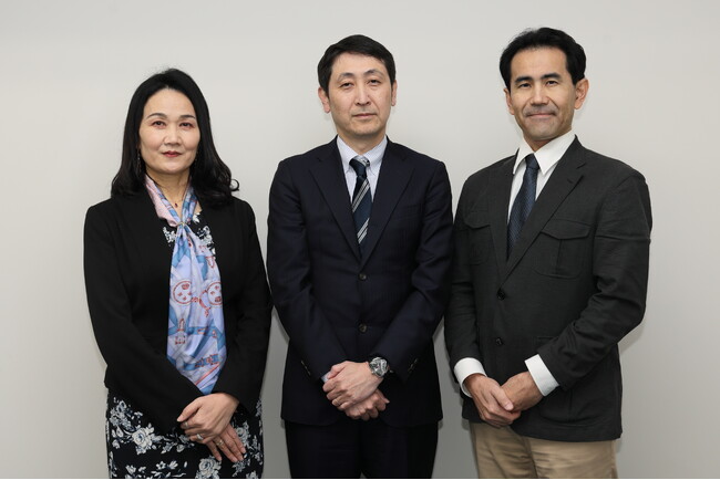 東北大学・東京大学・メニコン　コンタクトレンズの基盤技術に関する共同研究を開始　新しい素材設計と流通資材のリサイクルで、業界に変革を