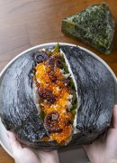 総重量 約2kg!ばくだんおにぎり 総重量 約2kg!ばくだんおにぎり