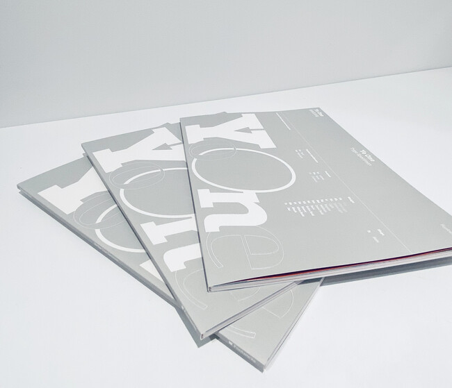 フォントワークスのデザイナーが手掛けた初の欧文書体「Yo One」書体見本帖完成・販売のご案内