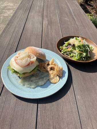 新鮮な旬の新玉ねぎが主役！川口市のプラントベースカフェ「1110 CAFE/BAKERY」の週末限定メニュー、3月のテーマは