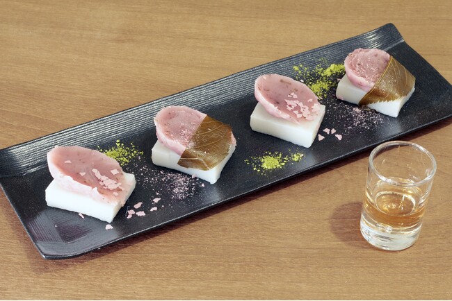 桜の季節限定！春の訪れを感じさせる華やかな桜くず餅を亀戸天神前本店イートインにて提供開始。