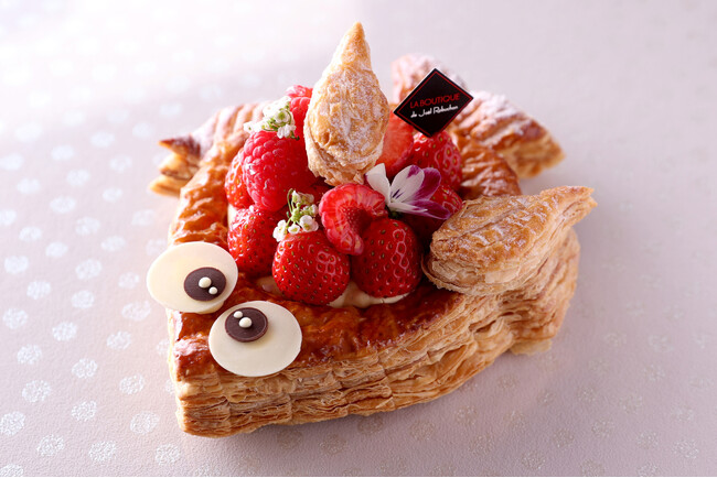フランス流エイプリルフールを美味しく楽しもう♪　ジョエル・ロブション「ポワソン ダブリル フレーズ ～苺のパイ～」