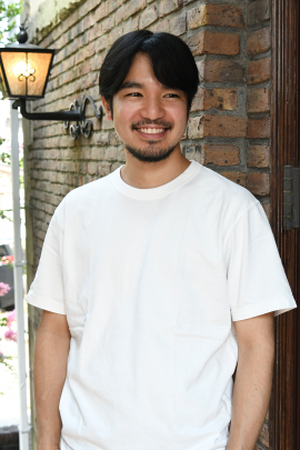 俳優の平良氏 俳優の平良氏