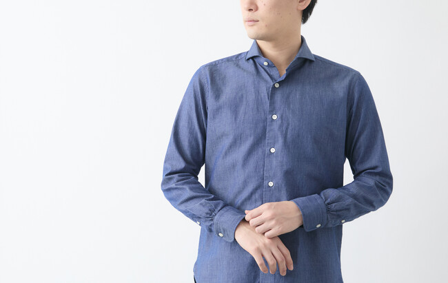 メンズ新作「児島Denim ドレスシャツ/ホリゾンタルカラー」発売