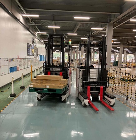 ラピュタロボティクス、TOTO株式会社の小倉物流センターへ「自動フォークリフト ラピュタAFL」を納入