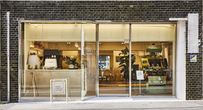 【ARUKU COFFEE & GALLERY】靴磨き世界チャンピオン 長谷川裕也 トーク & 実演イベントおよび ワークショップ「靴磨き体験」3月23日（土）開催