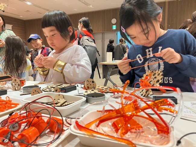 【世界各国の知育玩具を体験】2024年3月3日(日)に「アートで世界を旅するWORLD ART TRIP」に出展