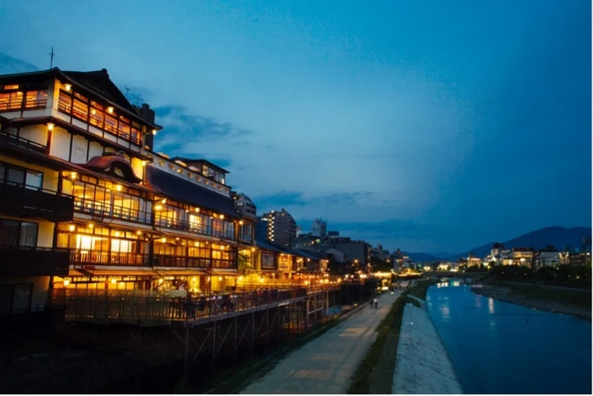 鮒鶴京都鴨川リゾートが15周年を迎え、3月16日（土）リニューアルオープン。内装デザイン・空間設計を刷新
