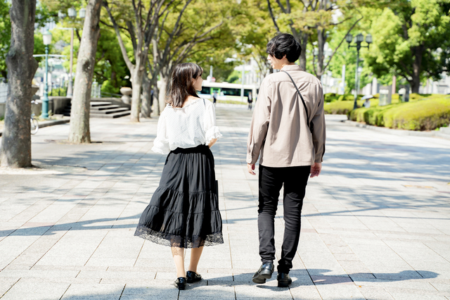 未婚女性の66.1％が、結婚相手には「自分より収入が高い」を重視