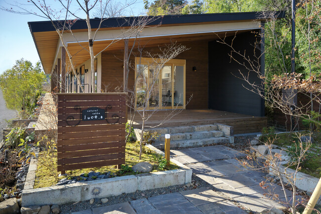 “オトナカワイイ”を届ける小さな雑貨屋「luce」に埼玉県内では初の木製自動ドア「Selvans」登場！