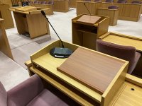 「新潟市議会」様の議場内システム改修において『議会運営支援システムNEO』が５つの答弁席を利用した特徴的な運営に対応！効率化と独自の運用方法の維持を両立