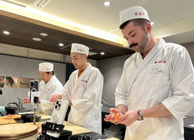 【飲食塾】外国人日本語学習者向けに寿司握りイベント開催