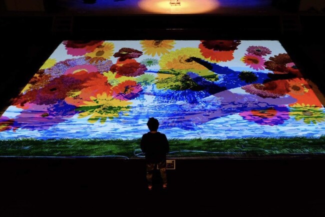 花びらで１つの大きな絵をつくりあげる花の路上絵「インフィオラータ」。東京をキャンバスに２０会場で制作！「東京インフィオラータ２０２４」３月１６日（土）～５月２７日（月）開催！