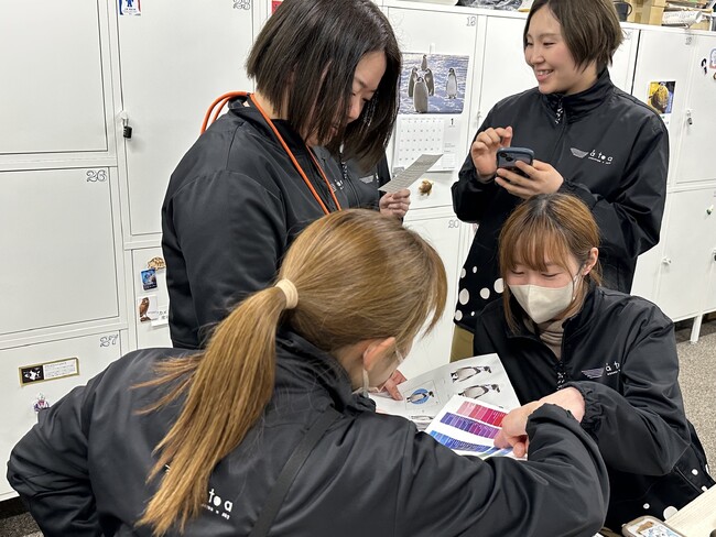 アトアで暮らすペンギンがアクリルキーホルダーになって新発売！あなたはどの推しペンにする？【神戸の水族館｜アトア】