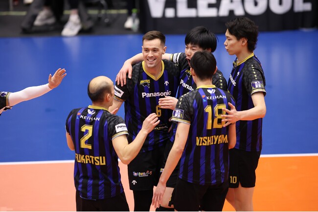 【バレー/Vリーグ】V1男子・パナソニックパンサーズがレギュラーラウンド優勝を決める！V2女子・ヴィクトリーナ姫路がレギュラーラウンド1位で最終順位確定