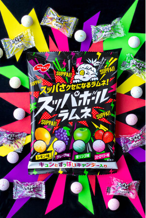 “体感系ラムネ”「パチボールラムネ」から“クセになる”新商品が仲間入り！　酸っぱさを感じつつも、酸っぱすぎない味わいが、やさしい口どけと共に楽しめる「スッパボールラムネ」