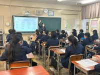 大阪の化粧品会社が中学生向け企業説明会に参加　地元企業として、子どもたちのキャリア教育を応援