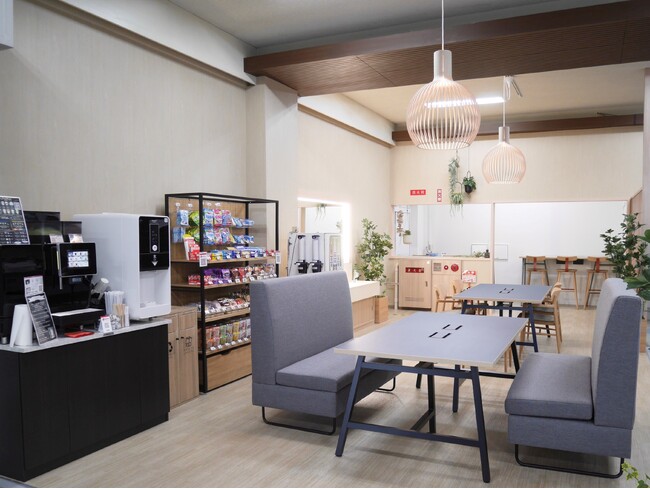 ロート製薬の本社社員食堂空間をデザイン～昼食時以外にもコミュニケーションが生まれる場を創出～