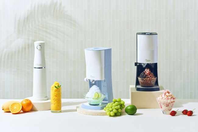 ＜ふわとろ食感で人気のかき氷器から新たに2機種発売！＞器への盛り付けが簡単「電動ふわふわ とろ雪かき氷器プライム」スリムに持って使える「電動ふわふわ とろ雪スティックかき氷器」